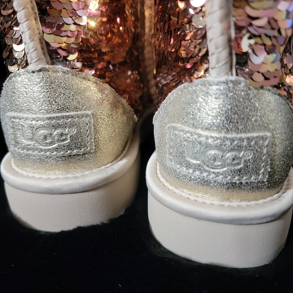 UGG Classic Short Sequin Women/Adult shoe